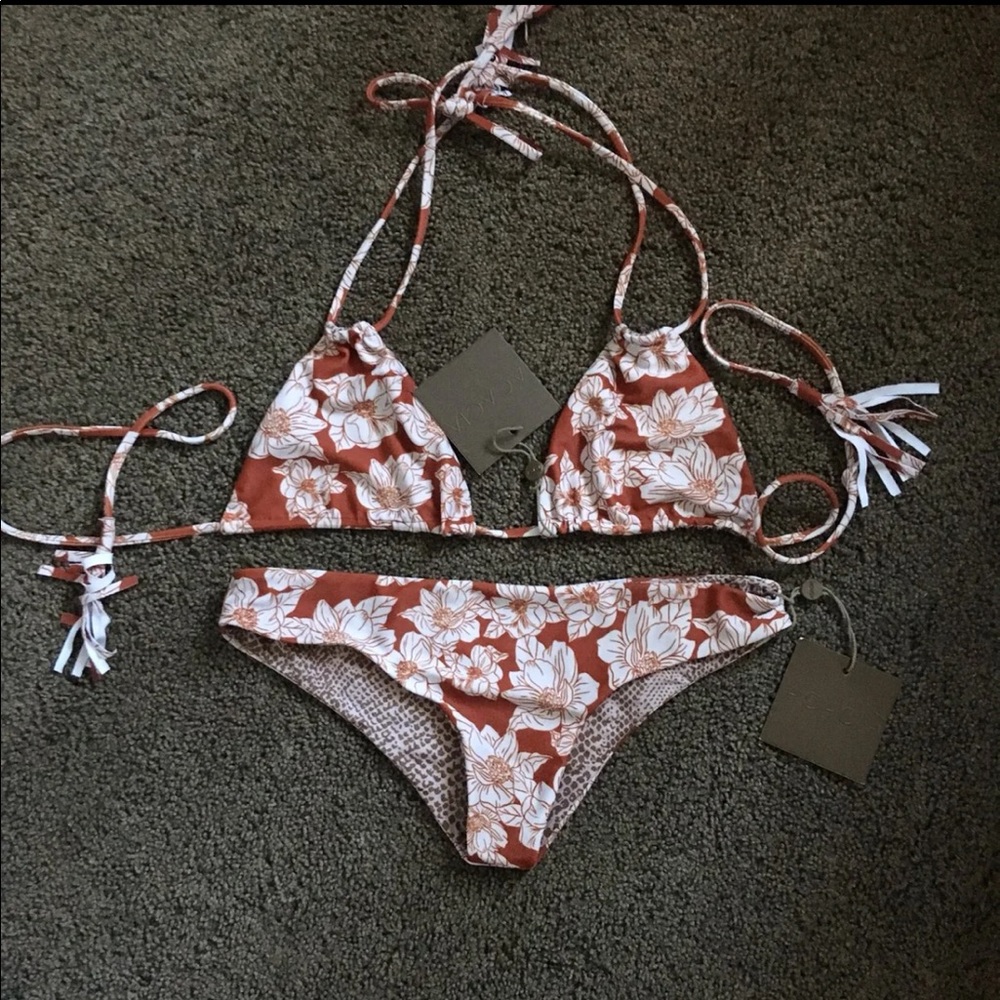 ❌SOLD❌Acacia Set in Rust Magnolia